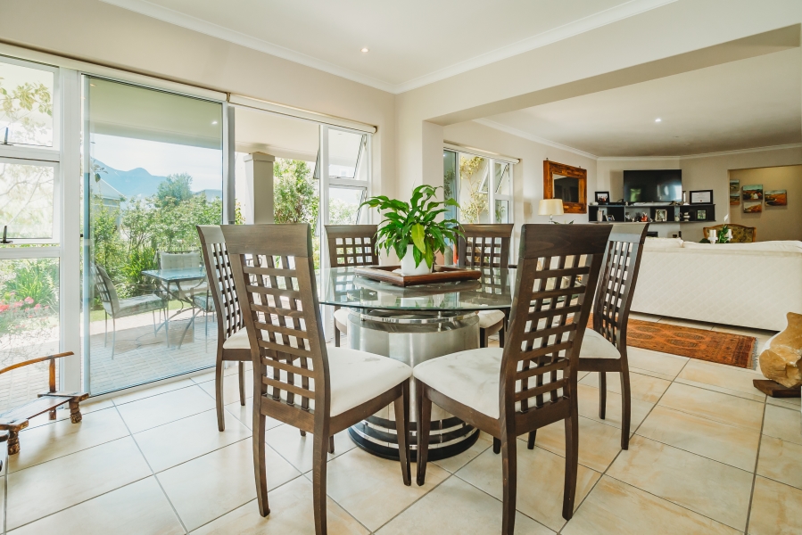 3 Bedroom Property for Sale in Kingswood Golf Estate Western Cape